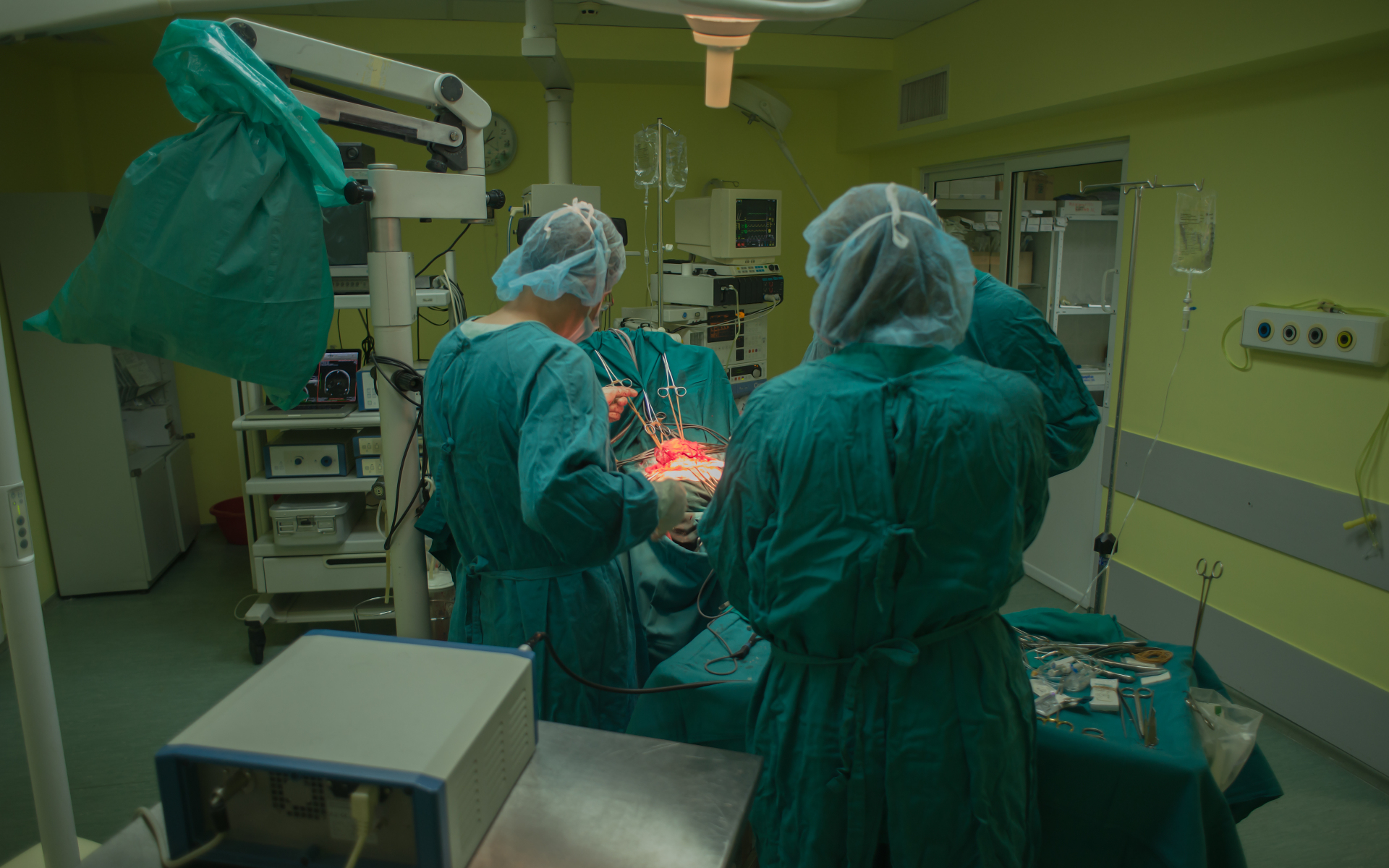 15 Scary But True Stories of Doctors Behaving Badly Healthversed