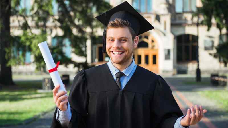 Dima Sidelnikov / Shutterstock.com